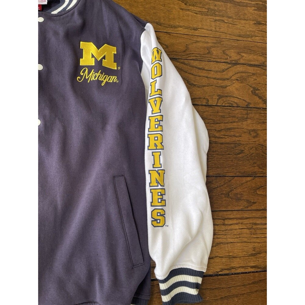 U Of M Michigan Jacket  Large Tall - Picture 3 of 11